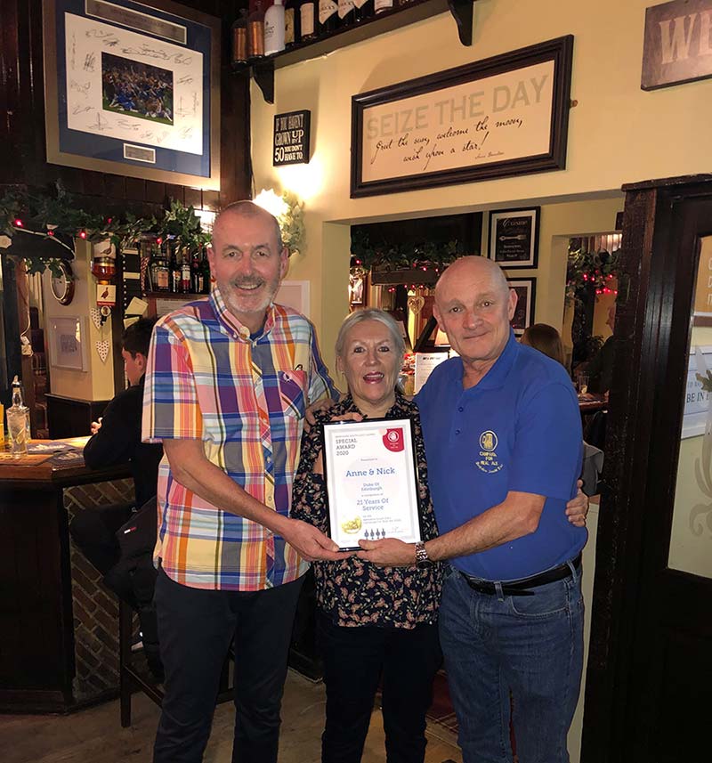 The Duke receiving 21 Year CAMRA Service Award